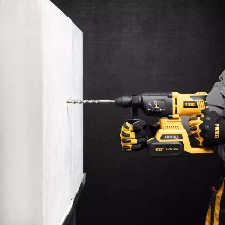 Бур по бетону Denzel, 16 x 210 мм,двойная спираль, три пылеотводящие кромки, 705037 купить в Нефтеюганске