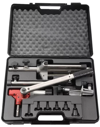 Пресс-инструмент ЗУБР &quot;ШиреФит&quot; ручной для развальцовки труб, в пластиковом кейсе, 14-32мм 51625 купить в Нефтеюганске