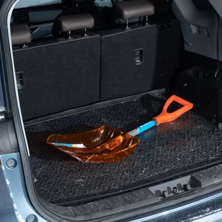 Лопата для уборки снега Сибртех 61673, поликарбонат, 270х360х840 мм, стальной черенок, усиленная купить в Нефтеюганске