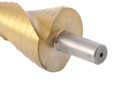 Сверло ступенчатое 4-6-8-10-12-14-16-18-20-22-24-26-28-30-32 мм HSS спиральный Профиль трехгранный хвостовик Matrix 72359 купить в Нефтеюганске