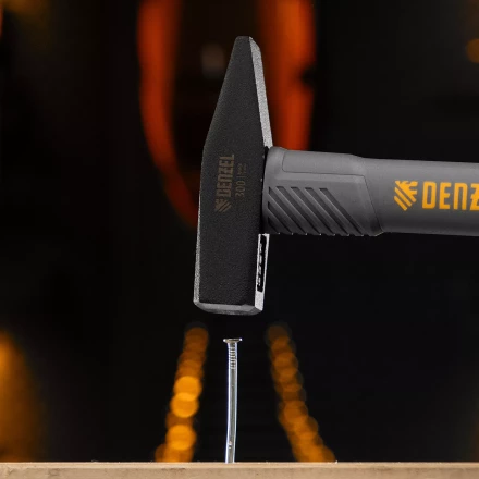 Молоток слесарный, 300 г Denzel, кованый, фибергласовая рукоятка c TPR покрытием 10483 купить в Нефтеюганске