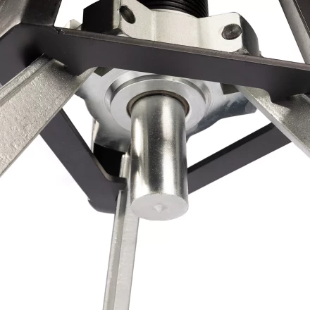 Съемник гидравлический самоцентрирующийся автономный КВТ СГСА-15К со встроенным насосом усилием 15 т (91806) купить в Нефтеюганске