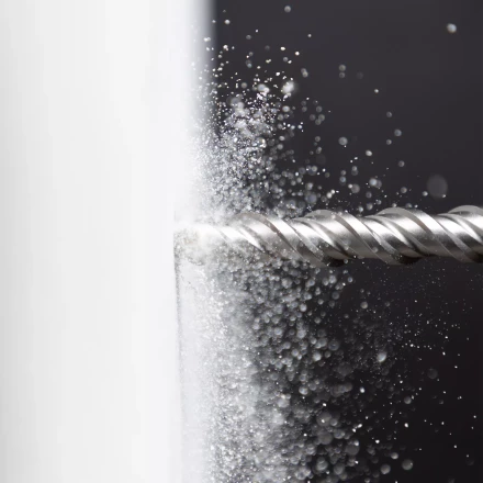 Бур по бетону Denzel, 18 x 460 мм, двойная спираль, три пылеотводящие кромки, 705045 купить в Нефтеюганске