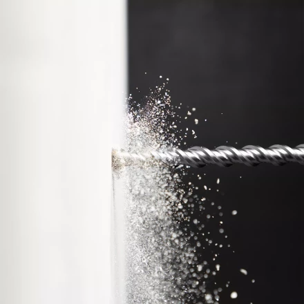 Бур по бетону Denzel, 18 x 600 мм, двойная спираль, три пылеотводящие кромки, 705046 купить в Нефтеюганске