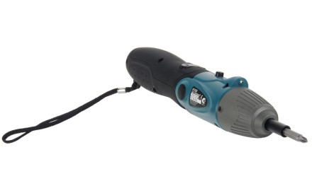 Отвертка Makita 6723 DW с набором бит в кейсе купить в Нефтеюганске