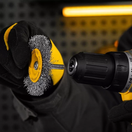 Щетка для дрели, 75 мм, Плоская, со шпилькой, нержавеющая витая проволока Denzel 744603 купить в Нефтеюганске