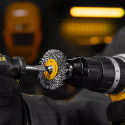 Набор щеток для дрели, 5 Плоских 25-38-50-63-75 мм, шпилька, нерж. вит. проволока Denzel 74495 купить в Нефтеюганске