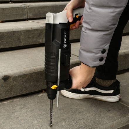 Перфоратор DKH650W DEKO, 063-4110, в кейсе купить в Нефтеюганске