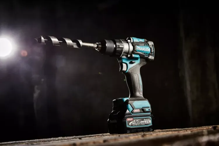 Аккумуляторная дрель-шуруповерт Makita XGT DF001GD201 купить в Нефтеюганске