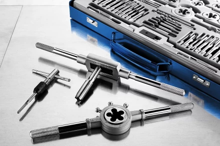 Наборы метчиков и плашек сталь Р6М5 серия ПРОФЕССИОНАЛ купить в Нефтеюганске