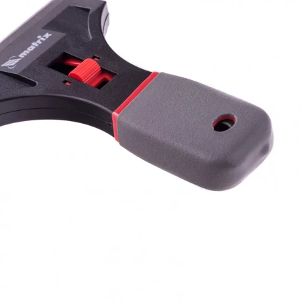 Скребок с обрезиненной рукояткой выдвижное сменное лезвие Matrix 79548 купить в Нефтеюганске