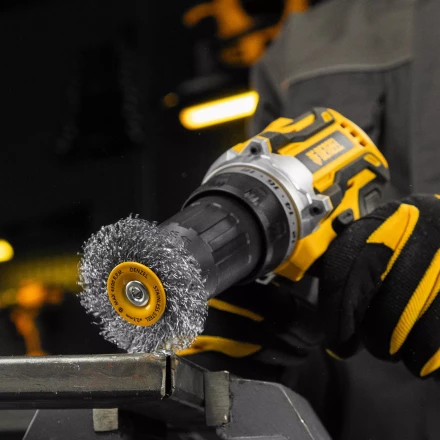 Щетка для дрели, 60 мм, Плоская, со шпилькой, нержавеющая витая проволока Denzel 744463 купить в Нефтеюганске