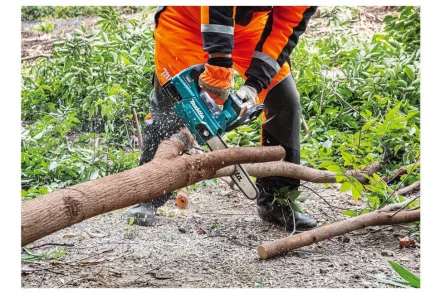 Аккумуляторная цепная пила 40v,  шина 35см Makita UC004GM101 (1х АКБ 4Ач, ЗУ) купить в Нефтеюганске