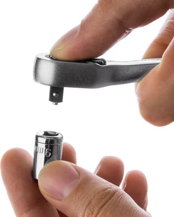 Трещотка для торцовых головок KRAFTOOL &quot;PRO&quot;, Сr-V сталь, 72 зубца, изогнутая, 1/4&quot; 27795-1/4_z02 купить в Нефтеюганске