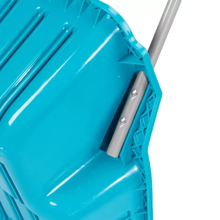 Скрепер-волокуша для уборки снега  Palisad 61694, полипропилен, колеса, 595х715х1445мм, рукоятка с ПВХ, LUXE купить в Нефтеюганске