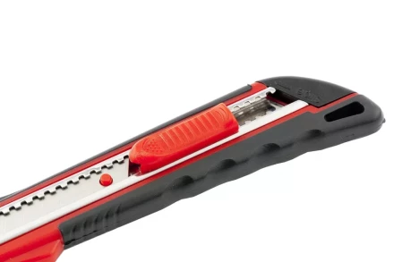 Нож 9мм выдвижное лезвие металлическая направляющая эргономичная двухкомпонентная рукоятка вес 40 грамм MATRIX 78932 купить в Нефтеюганске