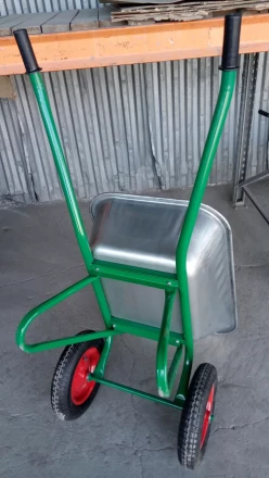 Тачка садово-строительная 2-х колесная усиленная грузоподъемность 320 кг объем 100 л Сибртех 68936 купить в Нефтеюганске