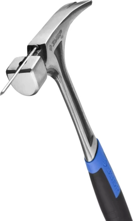 Молоток-гвоздодер ЗУБР "ПРОФЕССИОНАЛ" цельнокованый с магнитом и двухкомпонентной рукояткой, 580г 20258-580 купить в Нефтеюганске