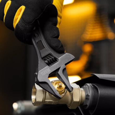 Ключ разводной 155 мм Denzel 15753, CrV, кованый, укороченная рукоятка купить в Нефтеюганске