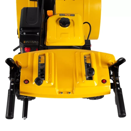 Бензиновая снегоуборочная машина SBL 711D PRO, 302cc, эл.старт, фара, обогрев, блок. дифф.// Denzel 97655 купить в Нефтеюганске