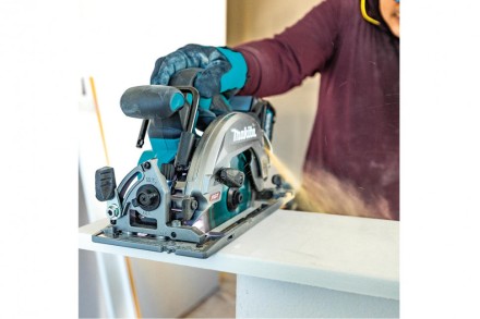 Аккумуляторная дисковая пила Makita 40B XGT HS012GZ купить в Нефтеюганске