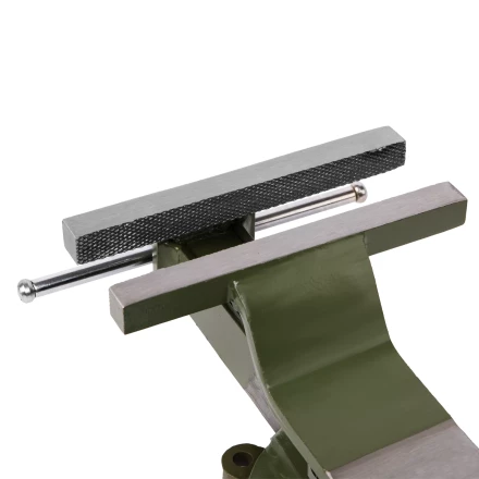 Тиски слесарные Сибртех 18621, 200 мм, стальные, поворотные купить в Нефтеюганске