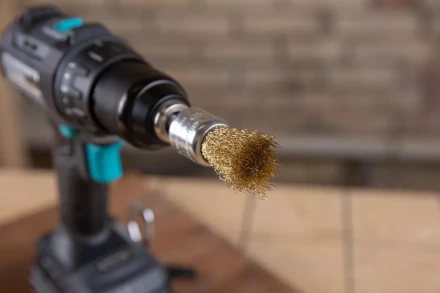 Кордщетка HAMMER кисть 25мм для дрели гофрированная латунированная сталь (207-210) купить в Нефтеюганске