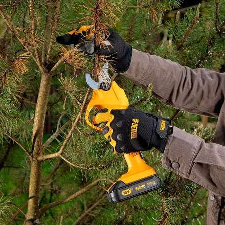 Перчатки универсальные, усиленные, с защитными накладками, размер 10// Denzel 68003 купить в Нефтеюганске