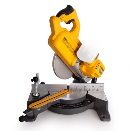 Пила торцовочная DCS 777N FLEXVOLT DeWalt аккумуляторная купить в Нефтеюганске