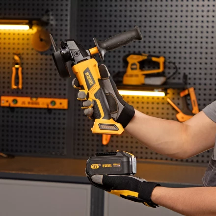 Машина углошлифовальная аккумуляторная бесщет. Denzel BLG-IB-18-125-0, Li-ion, 18 В 27004 купить в Нефтеюганске