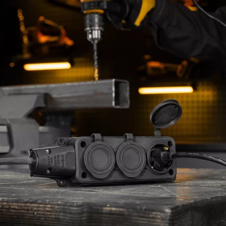 Удлинитель-шнур силовой Denzel Top Series , КГТТ, 20м, 3 розетки, 3 x 2,5 мм, 3 м 37423 купить в Нефтеюганске