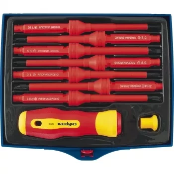 Диэлектрическая отвертка со сменными жалами до 1000В 9 предм CrV Сибртех 12938 купить в Нефтеюганске