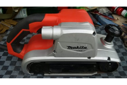 Ленточная шлифмашина Makita M9400  купить в Нефтеюганске