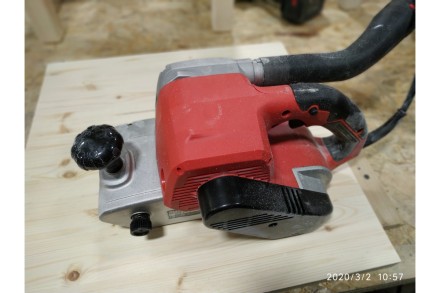 Ленточная шлифмашина Makita M9400  купить в Нефтеюганске