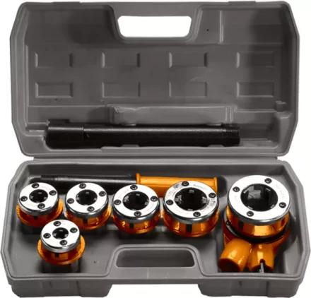 Набор клуппов 1/4&quot;-3/8&quot;-1/2&quot;-3/4&quot;-1&quot;-1, 25&quot; + плашкодержатель с трещоткой, 9 предм  SPARTA 773355 купить в Нефтеюганске