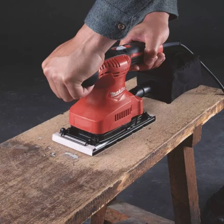 Виброшлифмашина Makita M9203 купить в Нефтеюганске