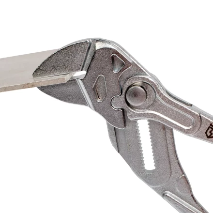 Клещи переставные — гаечный ключ КВТ 180 мм с кнопочной самофиксацией (82147) купить в Нефтеюганске