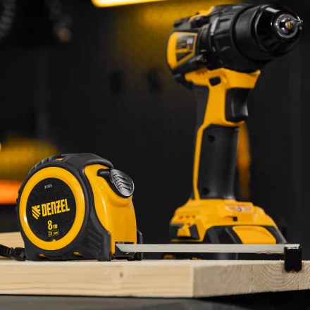 Рулетка Denzel 8м х 25мм, обрезиненный корпус, автоматическая фиксация 31553 купить в Нефтеюганске