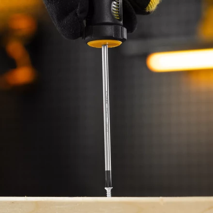 Отвертка, PH0х75 мм, S2, 3к рукоятка Denzel 121717 купить в Нефтеюганске