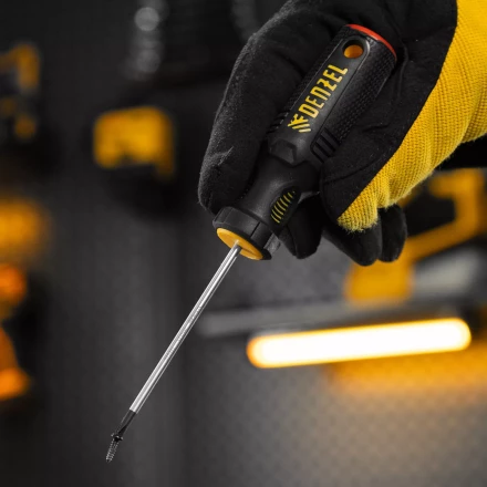 Отвертка, PH0х75 мм, S2, 3к рукоятка Denzel 121717 купить в Нефтеюганске