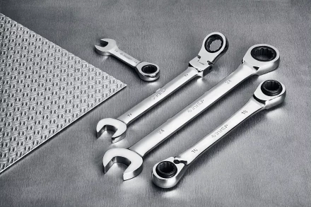 Наборы трещоточных комбинированных ключей накидных серия ПРОФЕССИОНАЛ купить в Нефтеюганске