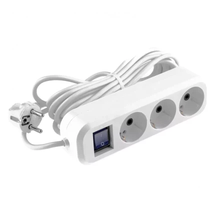 Удлинитель бытовой с заземлением и выключателем 5 м 3 розетки 10 A серия УХз10 Denzel 95973 купить в Нефтеюганске