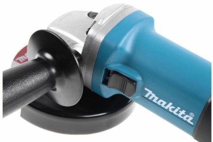 Угловая шлифмашина Makita 9558HNRK купить в Нефтеюганске