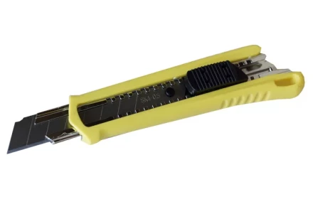 Нож со сменным лезвием 18 мм пластиковый корпус Энкор 9668 9668 купить в Нефтеюганске