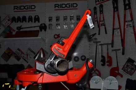 Прямой трубный ключ для тяжелых работ 10  31010 купить в Нефтеюганске