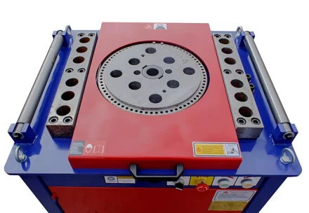 Гибщик арматуры GW42SA с доводчиком 3кВт 380В диаметр  арматуры 42 мм  810х740х880мм  368 кг VEKTOR купить в Нефтеюганске