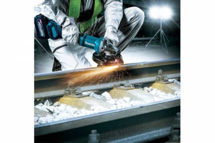 Аккумуляторная угловая шлифовальная машина XGT Makita GA037GZ купить в Нефтеюганске