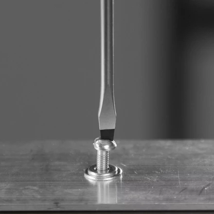 Отвертка, SL3х100 мм, S2, 3к рукоятка Denzel 121907 купить в Нефтеюганске