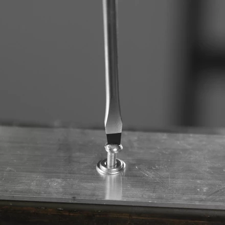 Отвертка, SL4х100 мм, S2, 3к рукоятка Denzel 121927 купить в Нефтеюганске