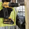 Аккумуляторная дрель-шуруповерт DeWalt DCD 777 S2T купить в Нефтеюганске